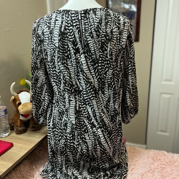 Dress - Picture 7 of 8